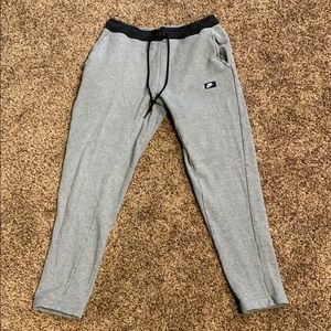 Gray Nike Fleece Sweatpants/Joggers